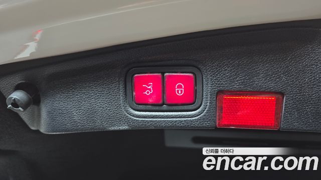 Mercedes-Benz C-Class 2020 — photo 23