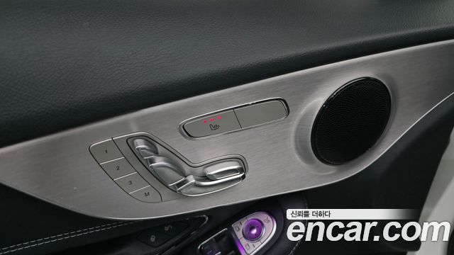 Mercedes-Benz C-Class 2020 — photo 25