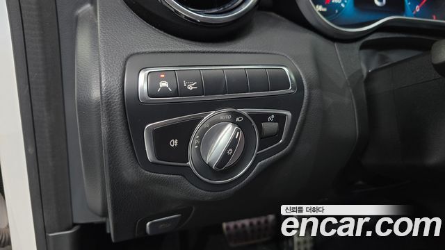 Mercedes-Benz C-Class 2020 — photo 29