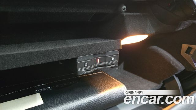 Mercedes-Benz C-Class 2020 — photo 32