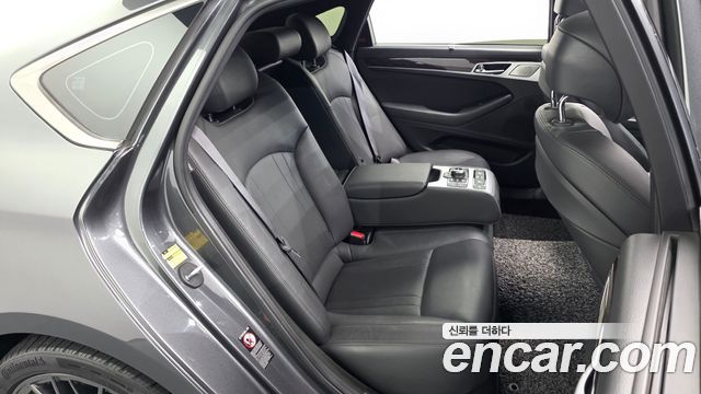 Genesis G80 2019 — photo 17