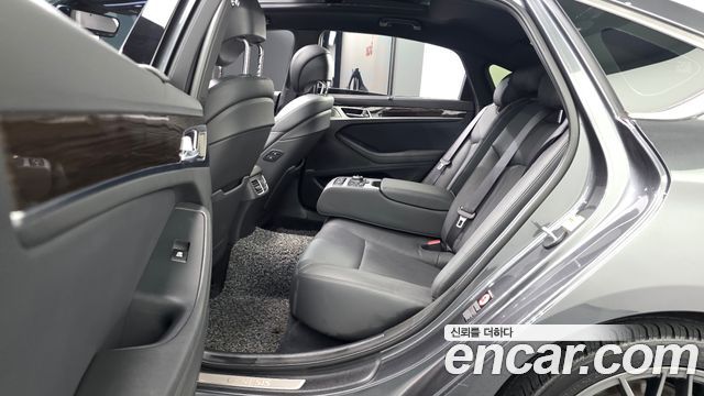 Genesis G80 2019 — photo 18