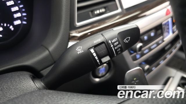 Genesis G80 2019 — photo 26