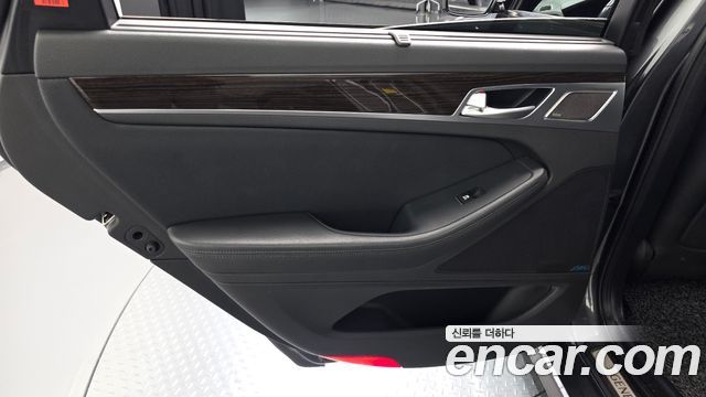 Genesis G80 2019 — photo 15