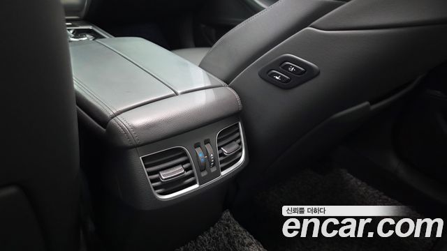 Genesis G80 2019 — photo 28
