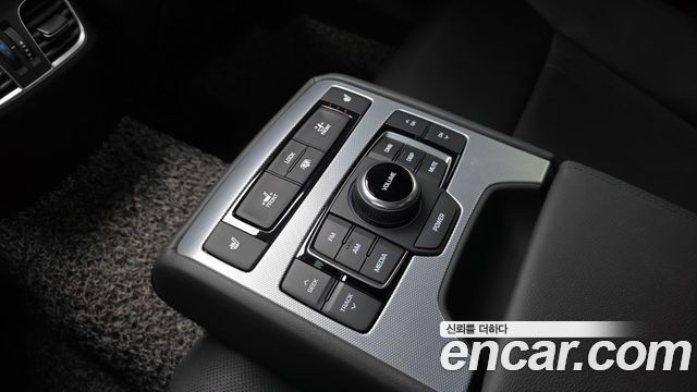 Genesis G80 2019 — photo 29