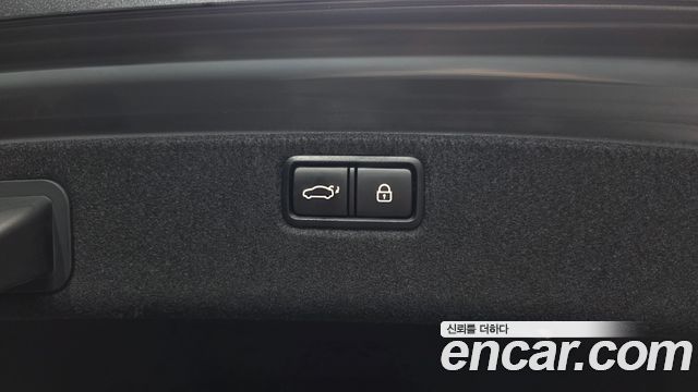Genesis G80 2019 — photo 33