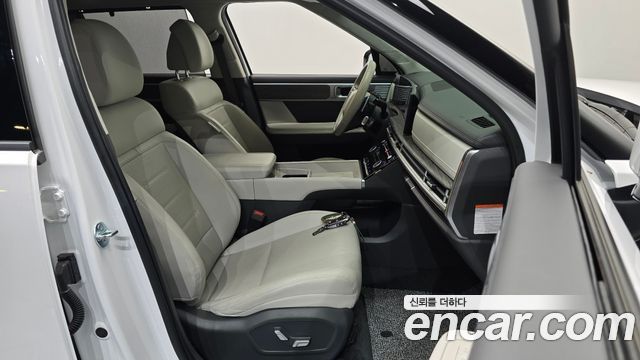 Hyundai Santafe 2025 — photo 16