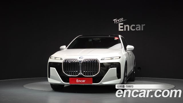BMW 7-Series 2023 — photo 3