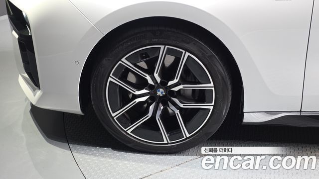 BMW 7-Series 2023 — photo 5
