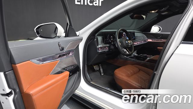 BMW 7-Series 2023 — photo 13