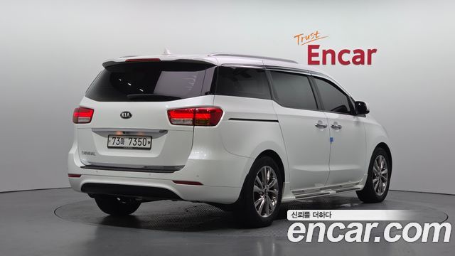 Kia Canival 2016 — photo 2