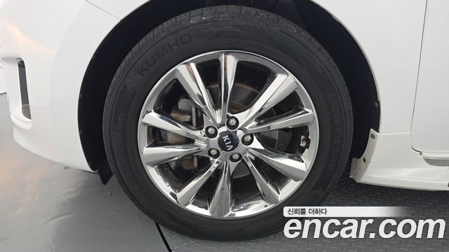 Kia Canival 2016 — photo 5