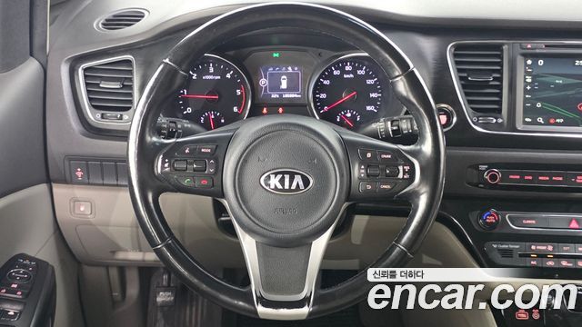 Kia Canival 2016 — photo 13