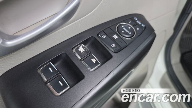 Kia Canival 2016 — photo 18