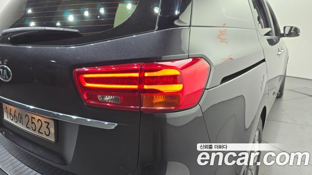 Kia Canival 2020 — photo 9