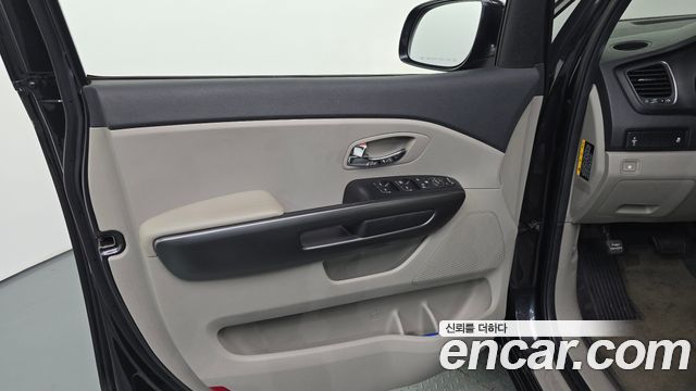 Kia Canival 2020 — photo 14