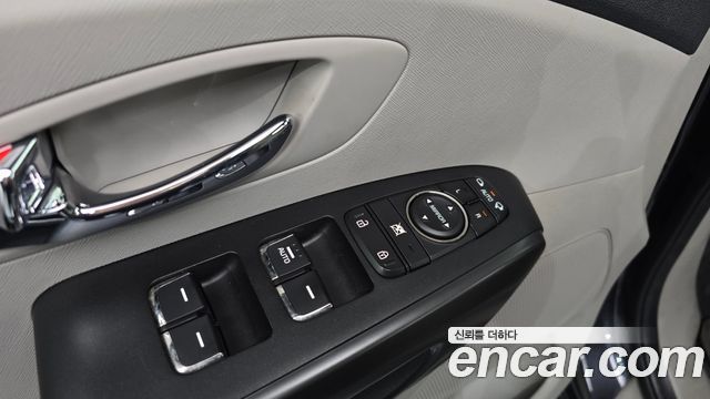 Kia Canival 2020 — photo 28