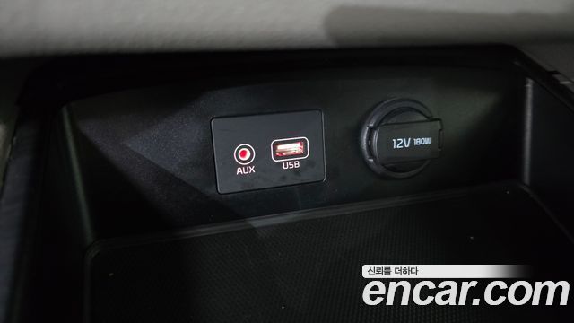 Kia Canival 2020 — photo 31
