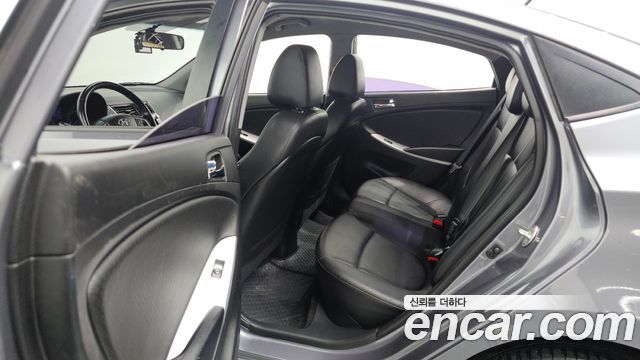 Hyundai Accent 2014 — photo 17