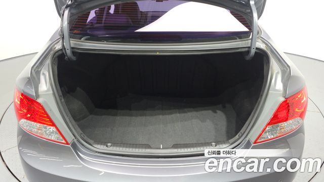 Hyundai Accent 2014 — photo 21