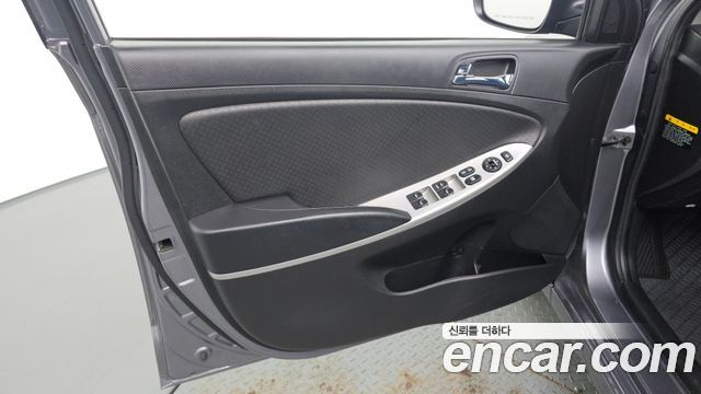 Hyundai Accent 2014 — photo 14