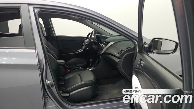 Hyundai Accent 2014 — photo 16