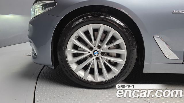 BMW 5-Series 2018 — photo 5