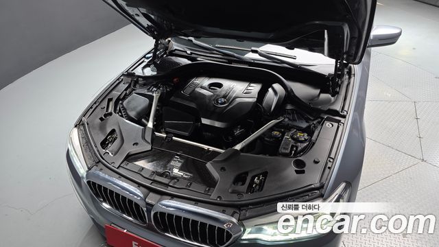 BMW 5-Series 2018 — photo 6