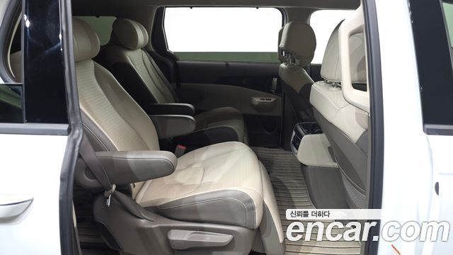 Kia Canival 2025 — photo 17