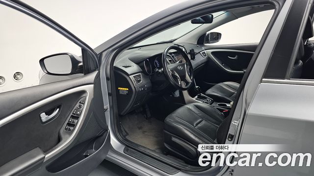 Hyundai i30 2015 — photo 13