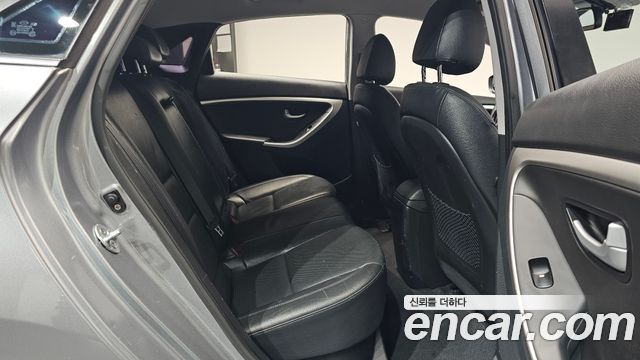 Hyundai i30 2015 — photo 17
