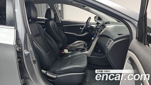 Hyundai i30 2015 — photo 18
