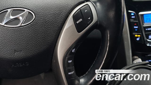 Hyundai i30 2015 — photo 21