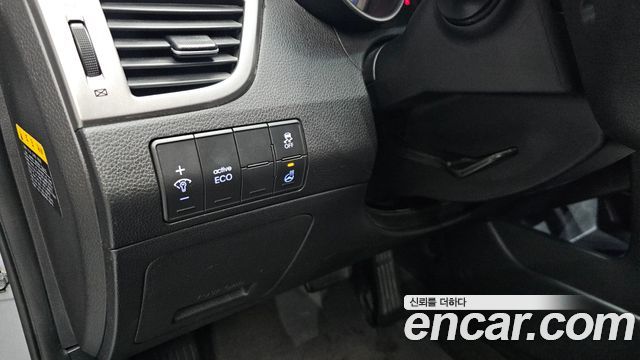 Hyundai i30 2015 — photo 22