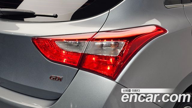 Hyundai i30 2015 — photo 9