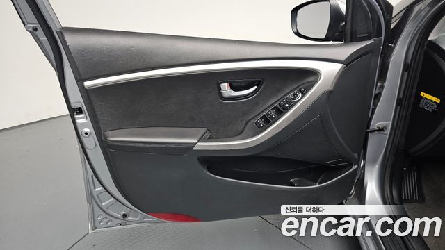 Hyundai i30 2015 — photo 14