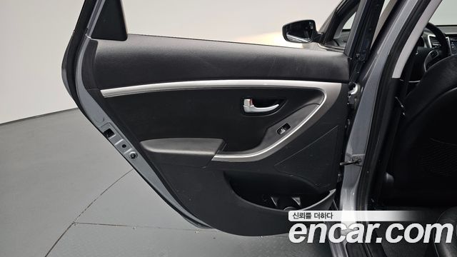 Hyundai i30 2015 — photo 15