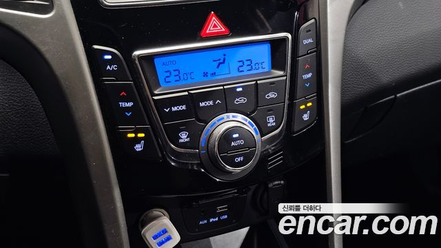 Hyundai i30 2015 — photo 28