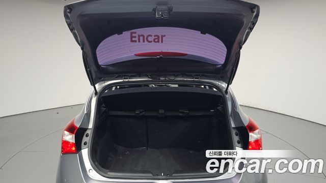 Hyundai i30 2015 — photo 31