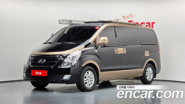 Hyundai Starex 2017 — photo 1