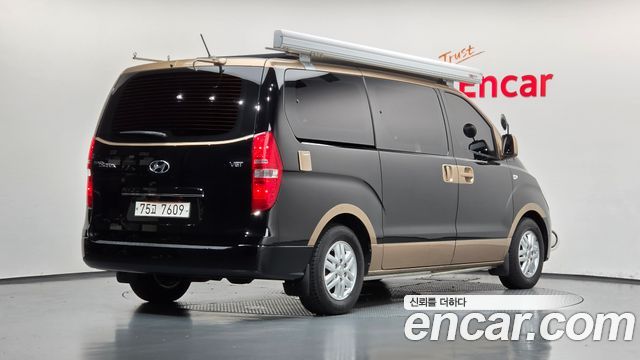 Hyundai Starex 2017 — photo 2