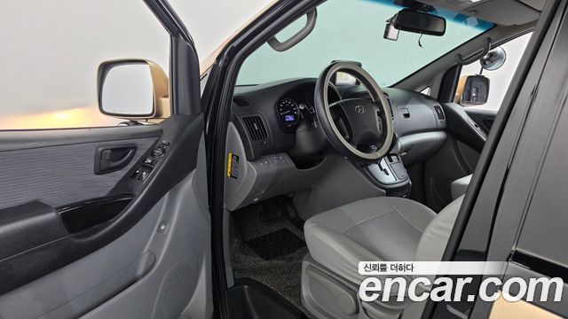 Hyundai Starex 2017 — photo 10