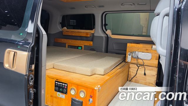 Hyundai Starex 2017 — photo 12