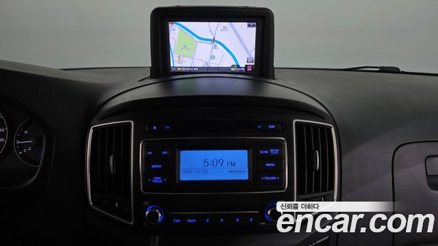 Hyundai Starex 2017 — photo 14