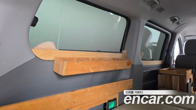 Hyundai Starex 2017 — photo 19