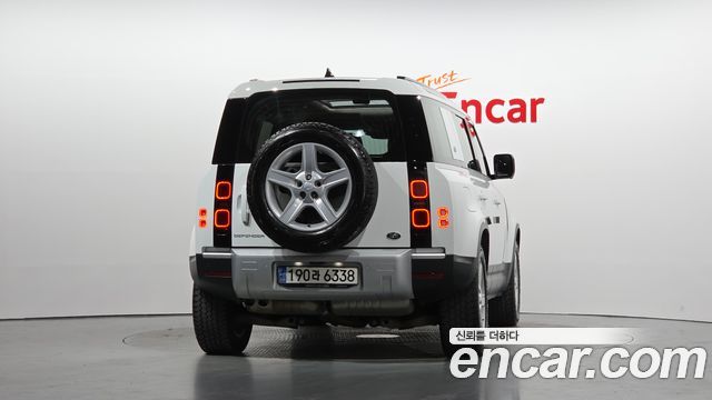 Land Rover Defender 2023 — photo 4