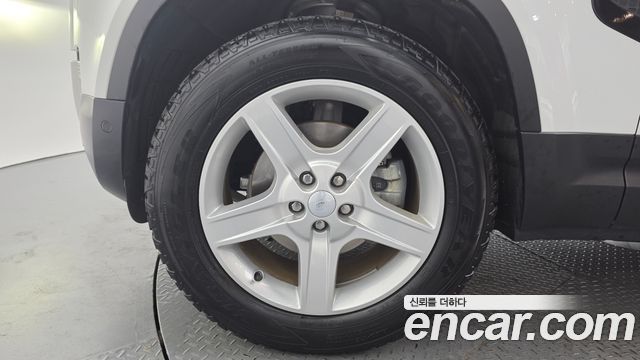 Land Rover Defender 2023 — photo 5