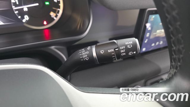 Land Rover Defender 2023 — photo 27