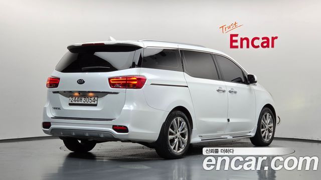 Kia Canival 2019 — photo 2